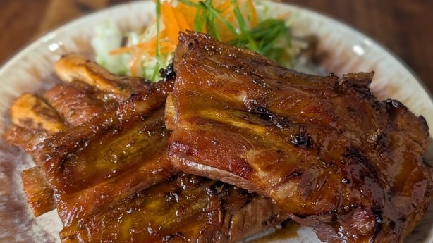 Ribben i en sauce