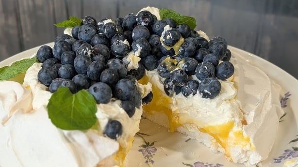 Pavlova med lemon curd