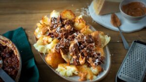 Lav mad som en kok: braiseret chili oksekød &amp; ristede kartofler med taco sauce