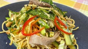 Wade Murphys confiterede and- og nudelsalat