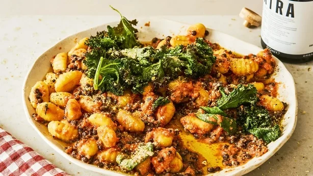 Saucy Gnocchi Bowl med Crispy Kale ny